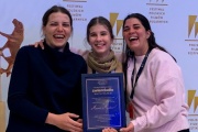 De Misiones a Europa: egresada de la UGD recibe un galardón en el Festival de Gdynia