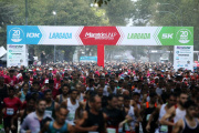 Bajo la lluvia, más de 6 mil atletas corrieron la Maratón de la UNLP