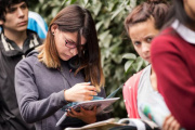 Radiografía de las juventudes argentinas: un estudio sobre expectativas, tecnología y participación