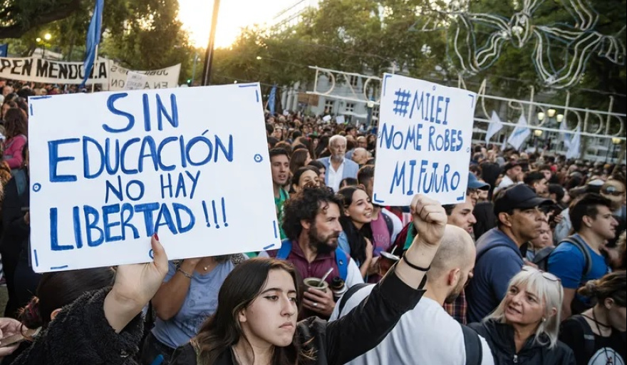 La Corte Suprema dejó firme la cautelar que obliga al Estado a aplicar la Ley de Financiamiento Universitario
