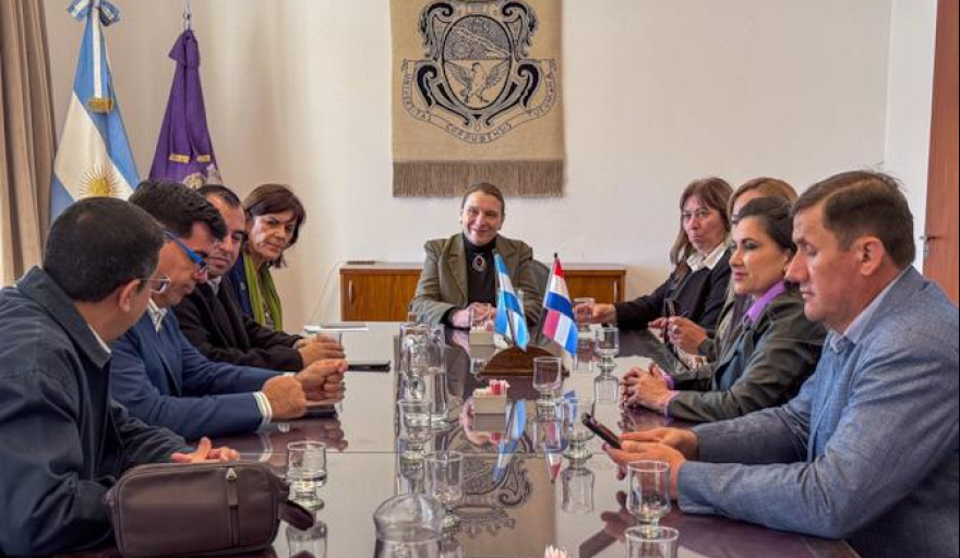 Una delegación de autoridades y legisladores de Paraguay visitó la UNC