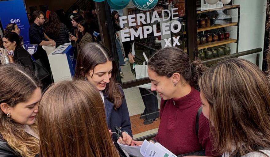 La Feria de Empleo UCAECEMDP celebró su 20ª edición