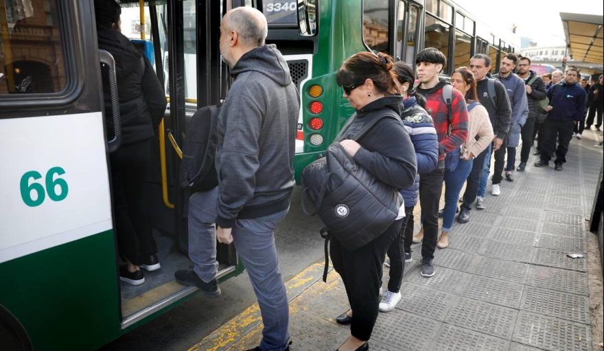 Según la UBA, el boleto de colectivo en el AMBA debería costar $2.358 sin subsidios